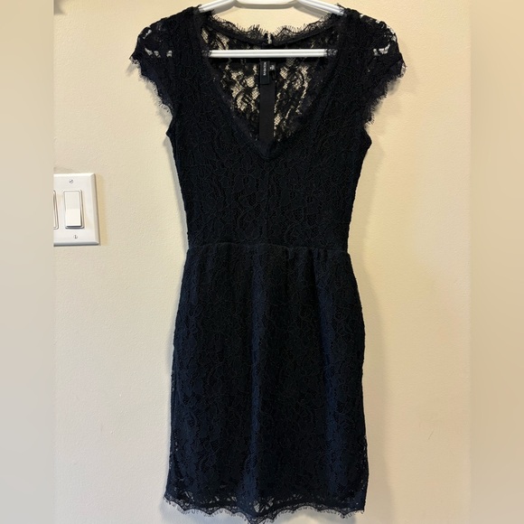 Aritzia - Babaton Black Lace Dress - Picture 1 of 5